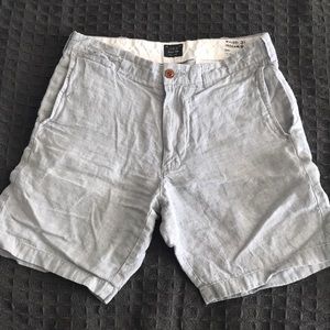9” short in heathered Irish linen
